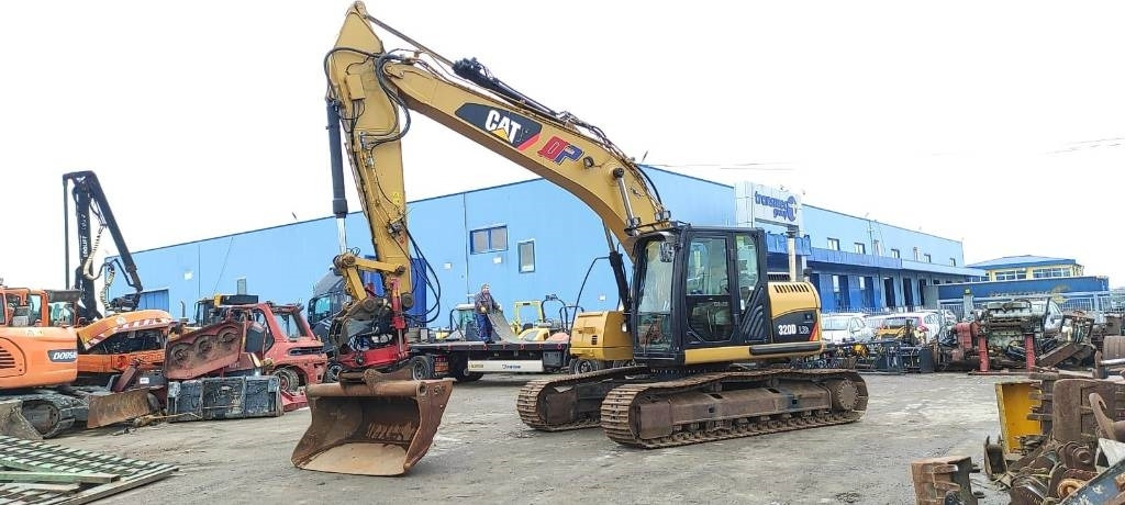CAT 320 D - Escavadora de rastos: foto 1 CAT 320 D - Escavadora de rastos: foto 1