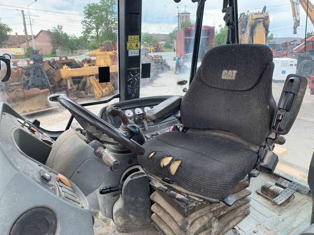 Retroescavadeira CAT 442 D: foto 8