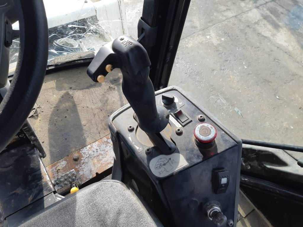 Compactador de asfalto CAT CB 434 D: foto 7