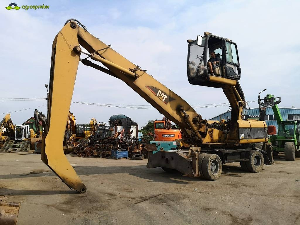 CAT M 322 C MH  - Manipulador de material: foto 1 CAT M 322 C MH  - Manipulador de material: foto 1