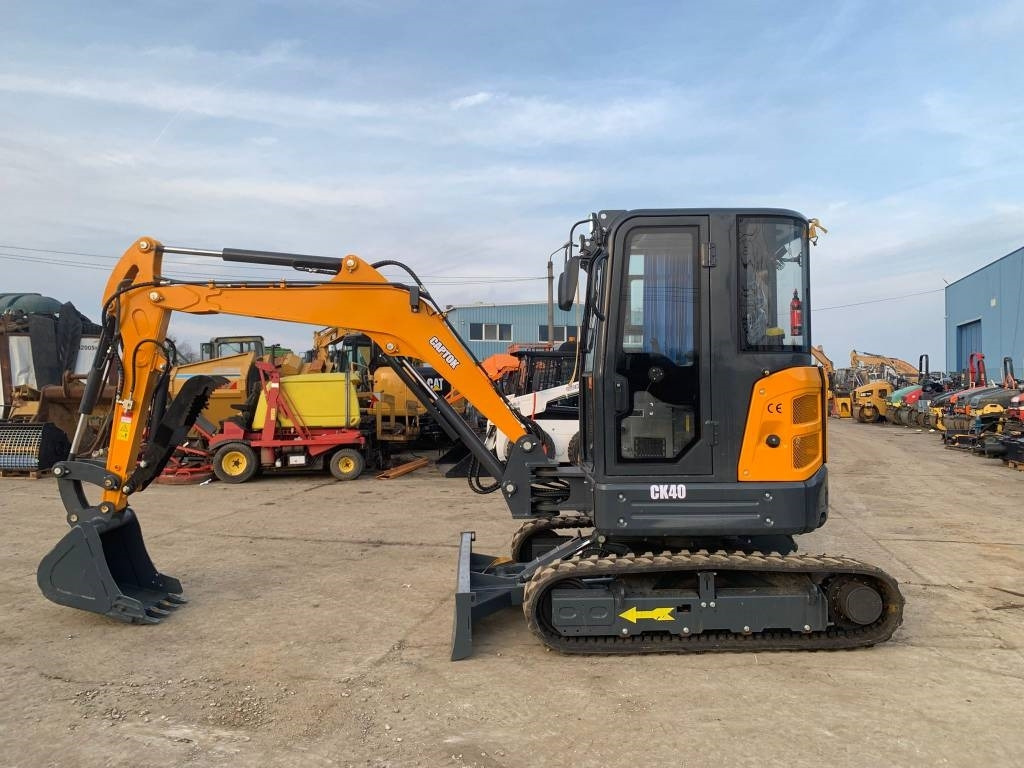 Captok 40 NEW - Mini escavadeira: foto 2 Captok 40 NEW - Mini escavadeira: foto 2