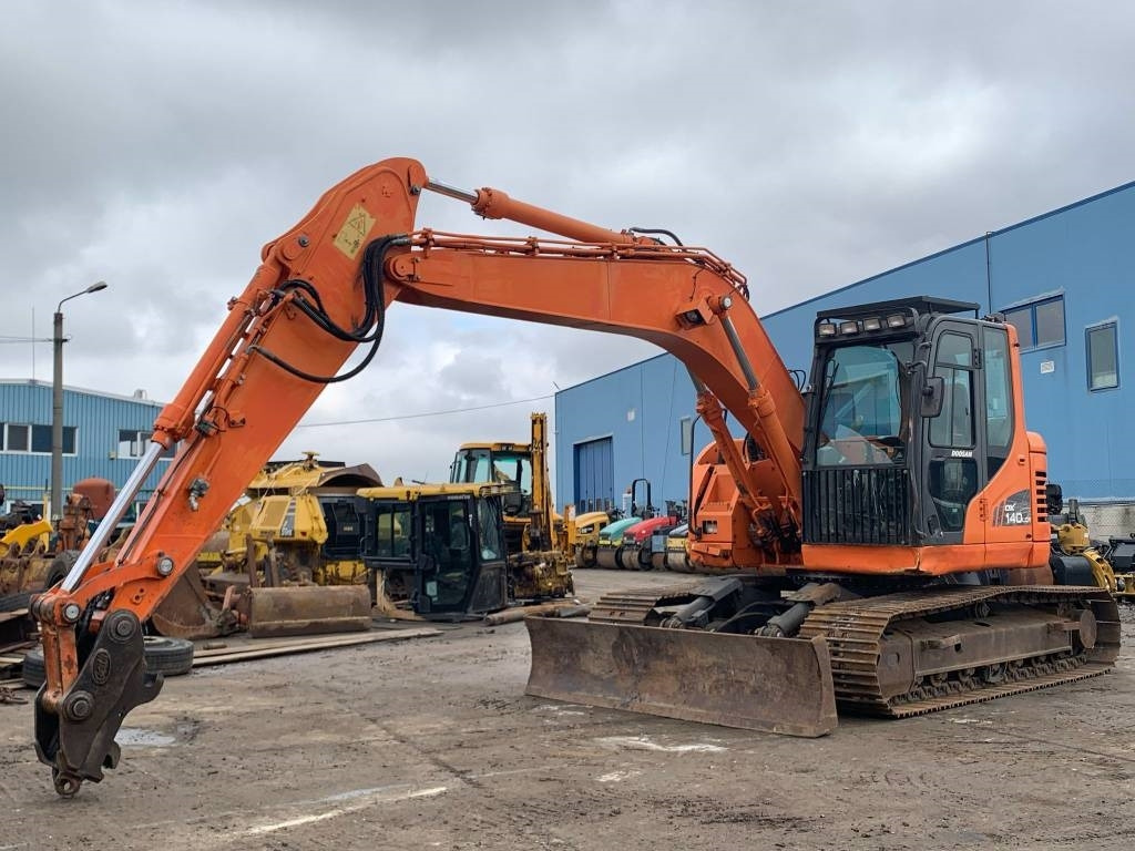 Doosan DX 140 LCR - Escavadora de rastos: foto 1 Doosan DX 140 LCR - Escavadora de rastos: foto 1
