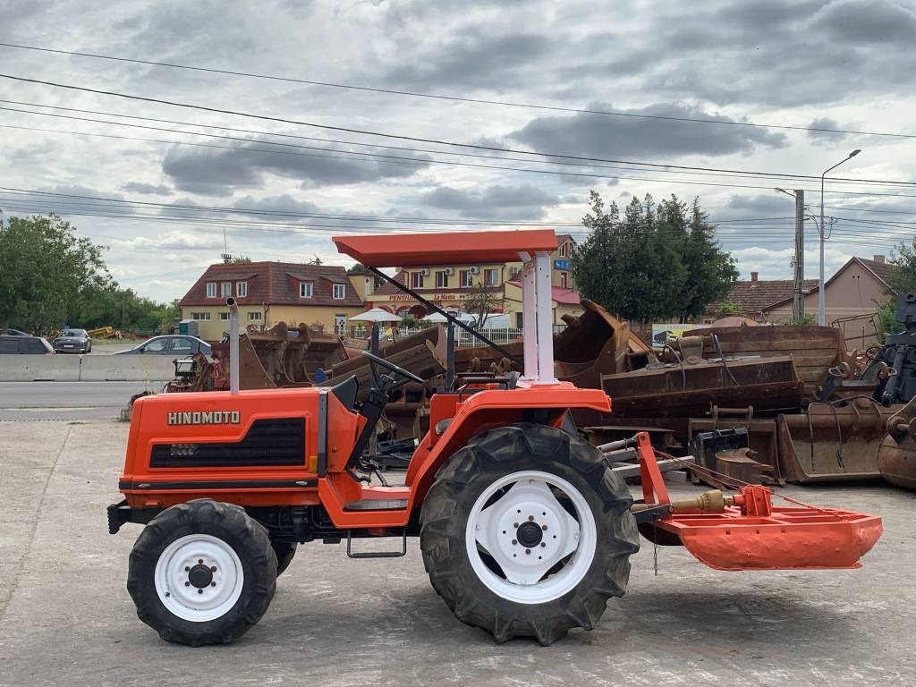 Hinomoto BD150 - Trator: foto 3 Hinomoto BD150 - Trator: foto 3