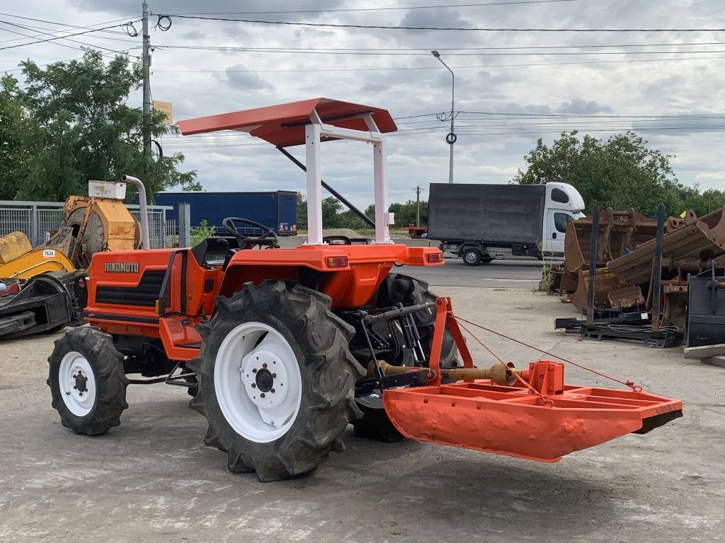 Hinomoto BD150 - Trator: foto 4 Hinomoto BD150 - Trator: foto 4