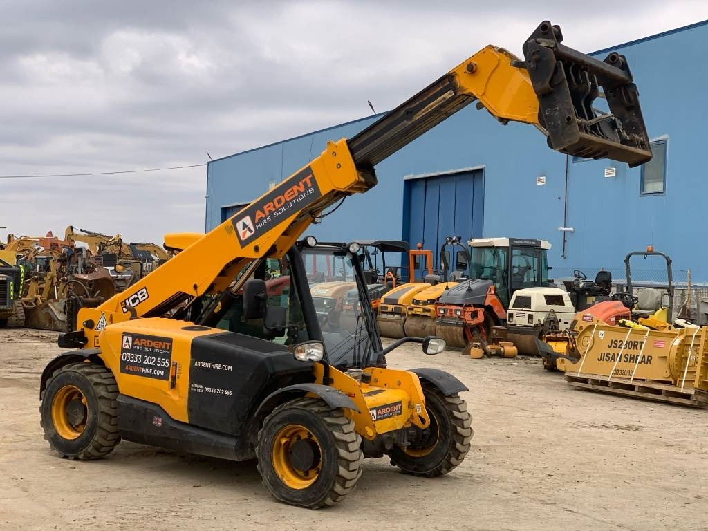 JCB 525-60 HI VIZ - Empilhador telescópico: foto 1 JCB 525-60 HI VIZ - Empilhador telescópico: foto 1