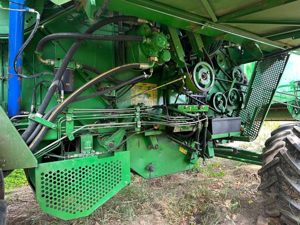 John Deere 1550 CWS - Ceifeira debulhadora: foto 4 John Deere 1550 CWS - Ceifeira debulhadora: foto 4