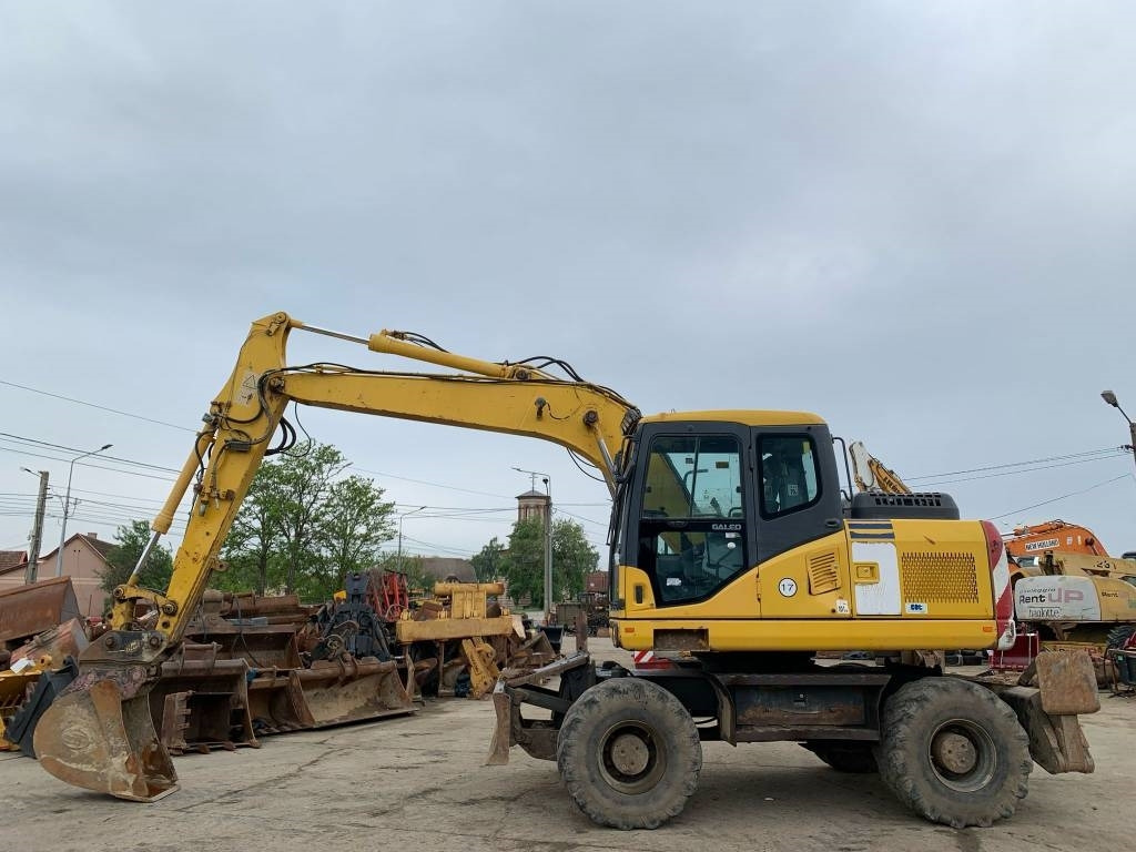 Komatsu PW 140-7 - Escavadeira de rodas: foto 2 Komatsu PW 140-7 - Escavadeira de rodas: foto 2