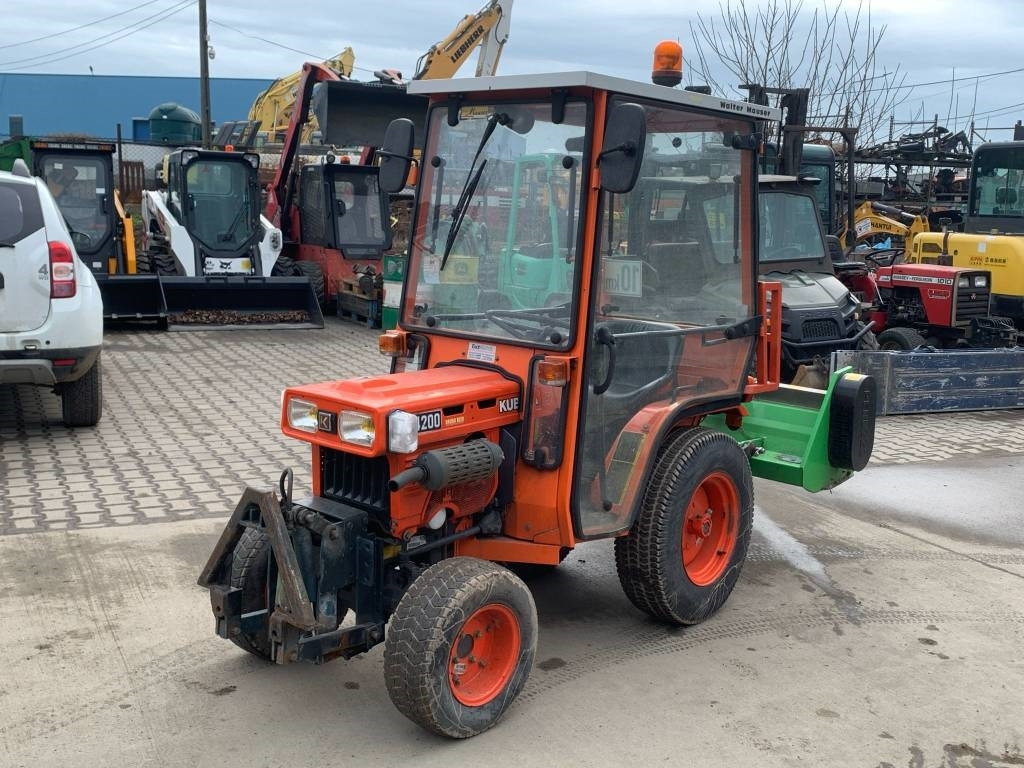 Kubota B 4200 - Trator: foto 1 Kubota B 4200 - Trator: foto 1