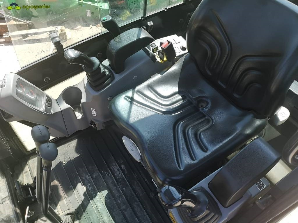 Kubota KX 016-4 - Mini escavadeira: foto 5 Kubota KX 016-4 - Mini escavadeira: foto 5