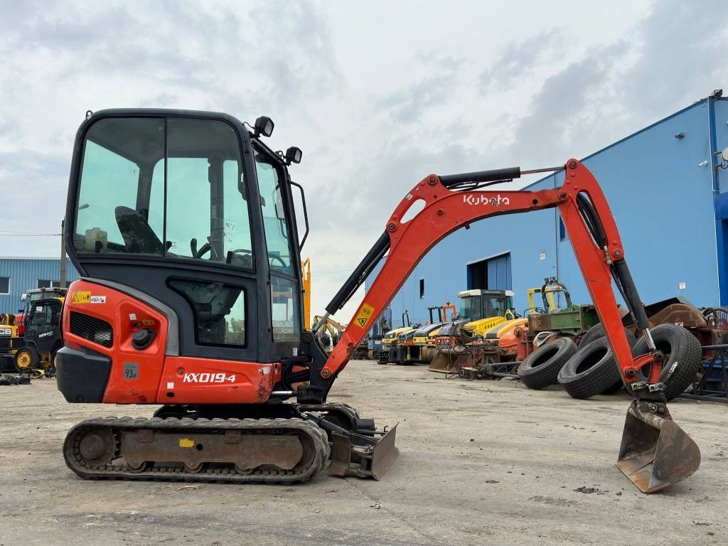 Kubota KX 019-4 - Mini escavadeira: foto 2 Kubota KX 019-4 - Mini escavadeira: foto 2