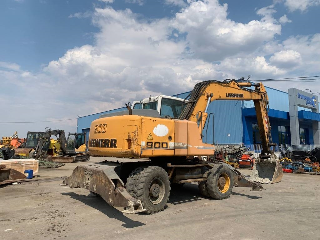 Liebherr A 900 C  - Escavadeira de rodas: foto 4 Liebherr A 900 C  - Escavadeira de rodas: foto 4