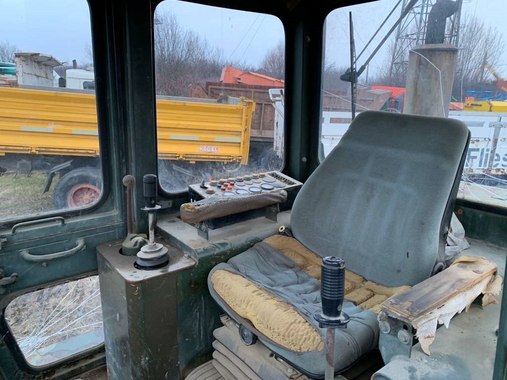 Pá carregadoras de rastos Liebherr LR 621B: foto 8
