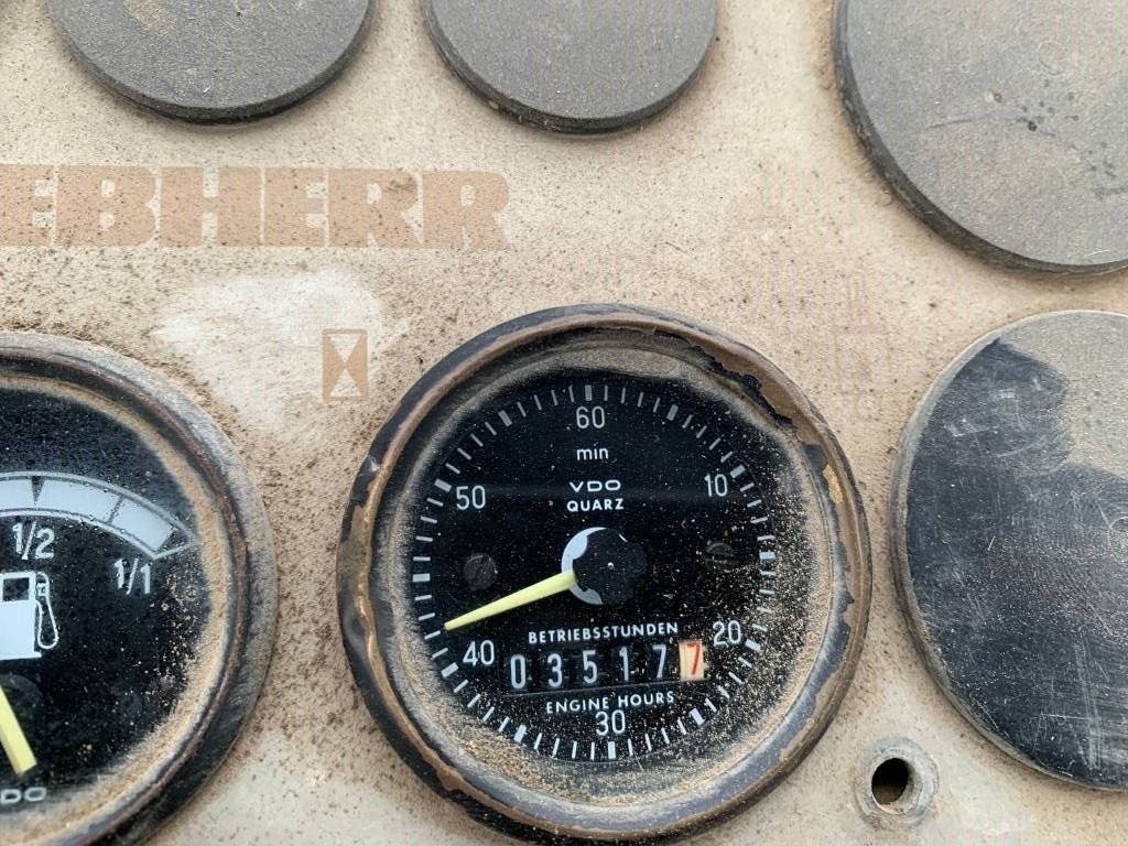 Pá carregadoras de rastos Liebherr LR 621B: foto 9