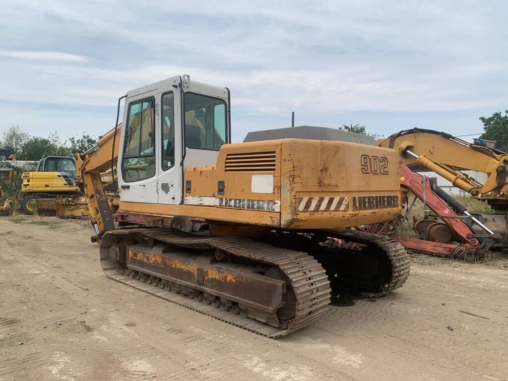 Liebherr R902 For Parts Liebherr R902 For Parts - Escavadora de rastos: foto 2 Liebherr R902 For Parts Liebherr R902 For Parts - Escavadora de rastos: foto 2