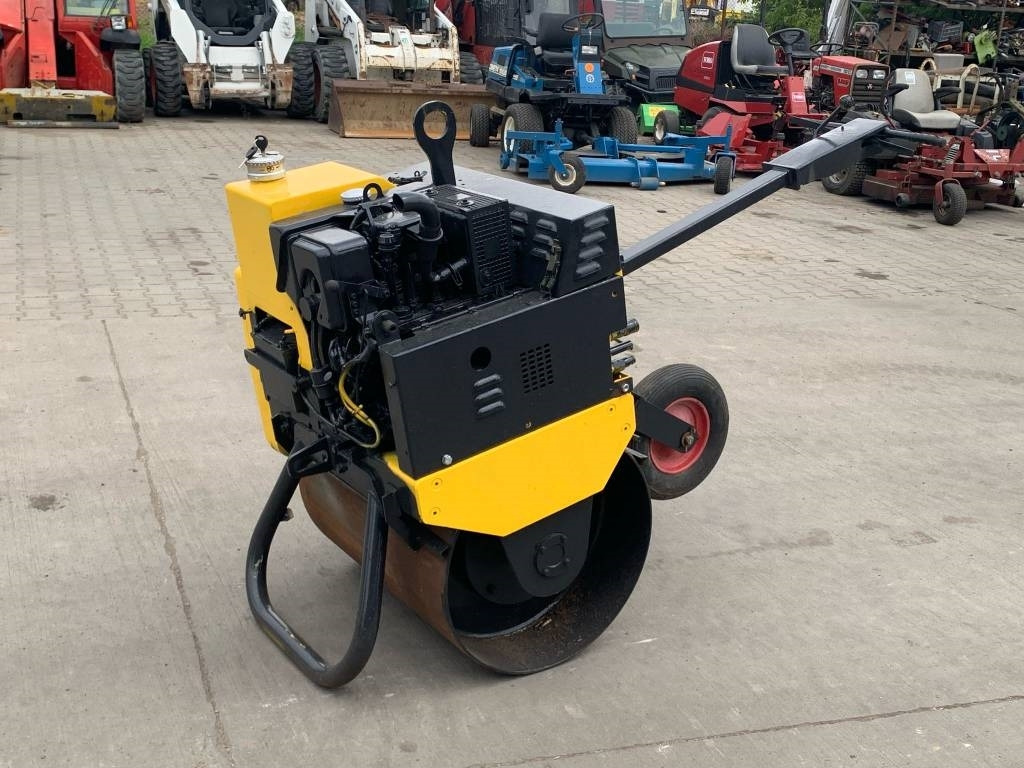 Mecalac MBR 71 - Compactador pequeno de asfalto: foto 3 Mecalac MBR 71 - Compactador pequeno de asfalto: foto 3