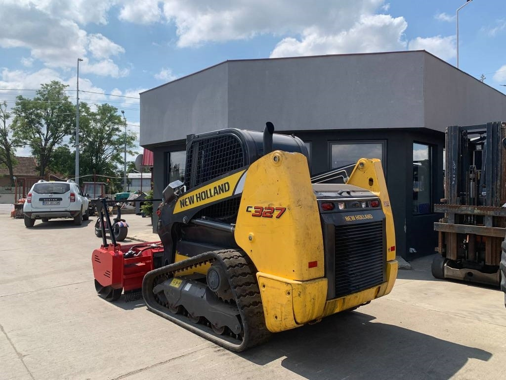 New Holland C327 - Mini pá carregadora: foto 3 New Holland C327 - Mini pá carregadora: foto 3