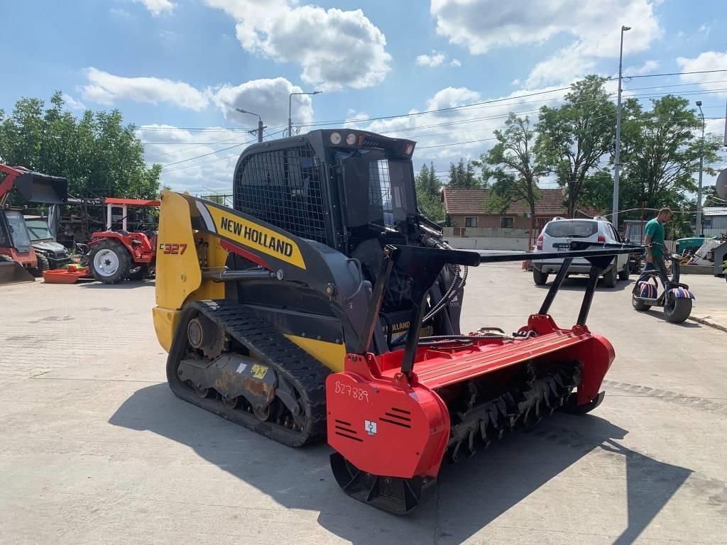 New Holland C327 - Mini pá carregadora: foto 4 New Holland C327 - Mini pá carregadora: foto 4