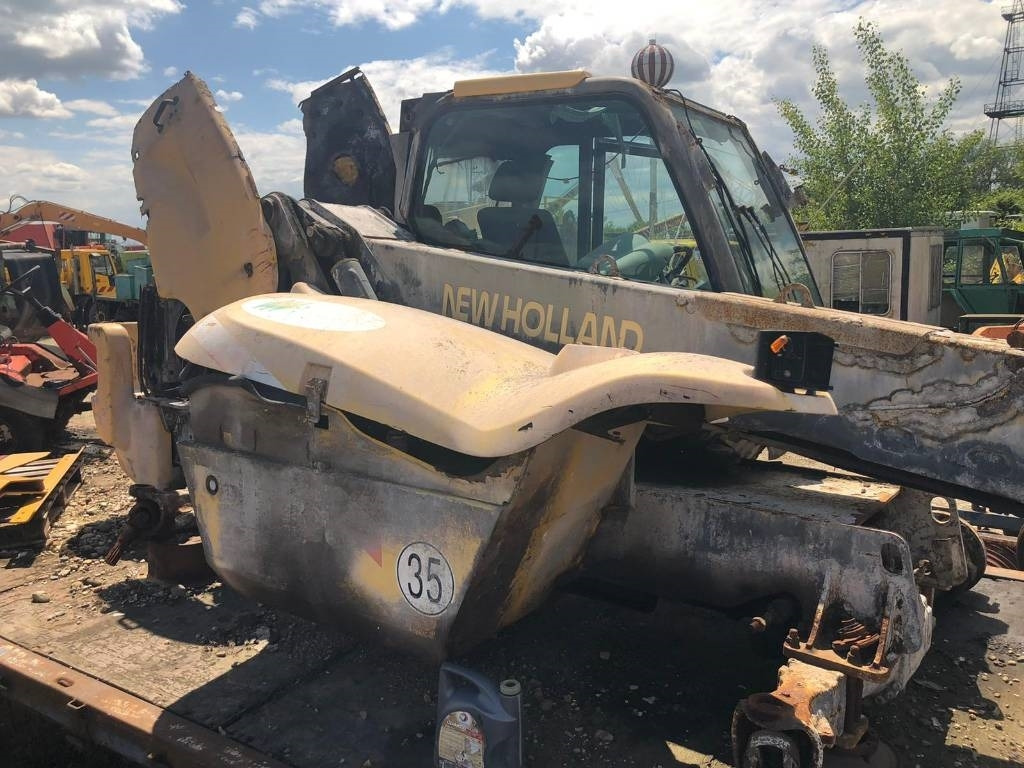 New Holland LM 430 FOR PARTS - Empilhador telescópico: foto 2 New Holland LM 430 FOR PARTS - Empilhador telescópico: foto 2