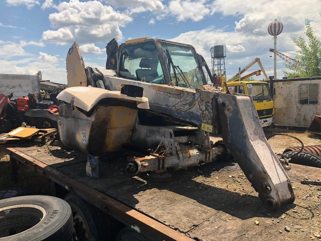New Holland LM 430 FOR PARTS - Empilhador telescópico: foto 1 New Holland LM 430 FOR PARTS - Empilhador telescópico: foto 1