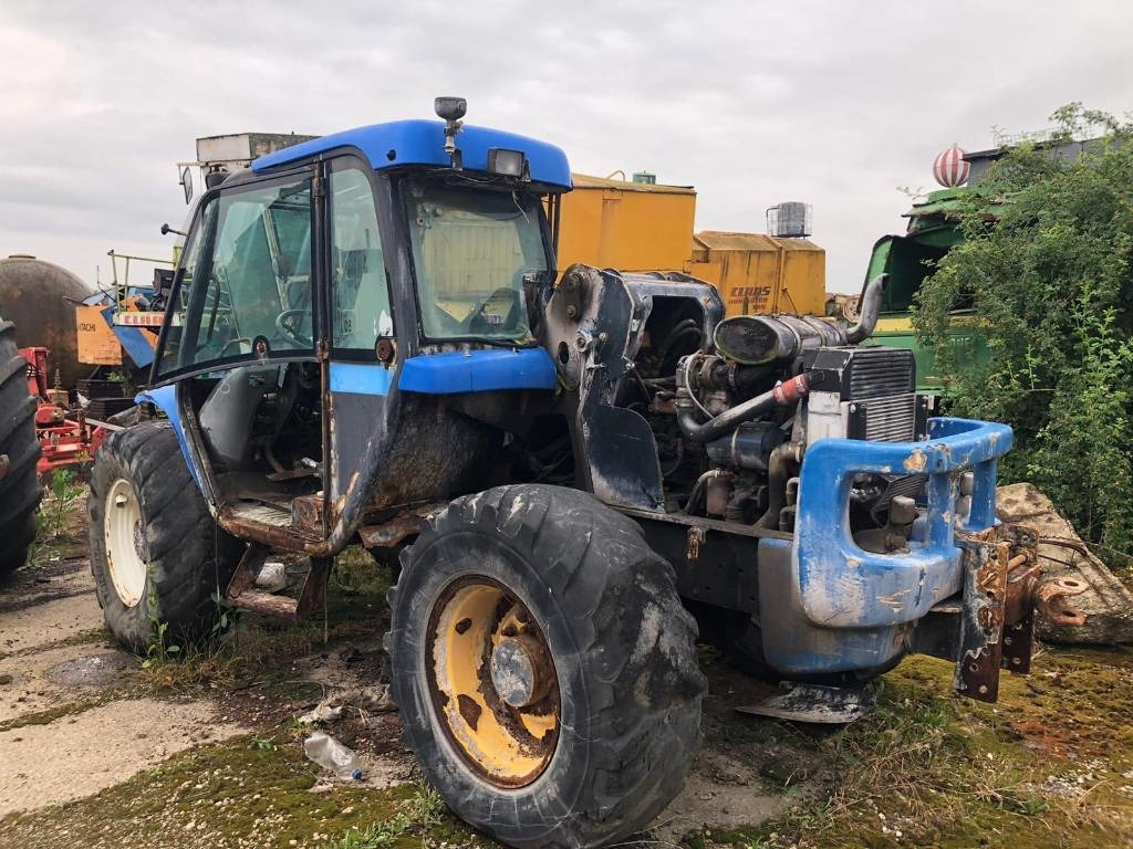 New Holland LM 435-410 FOR PARTS - Empilhador telescópico: foto 2 New Holland LM 435-410 FOR PARTS - Empilhador telescópico: foto 2