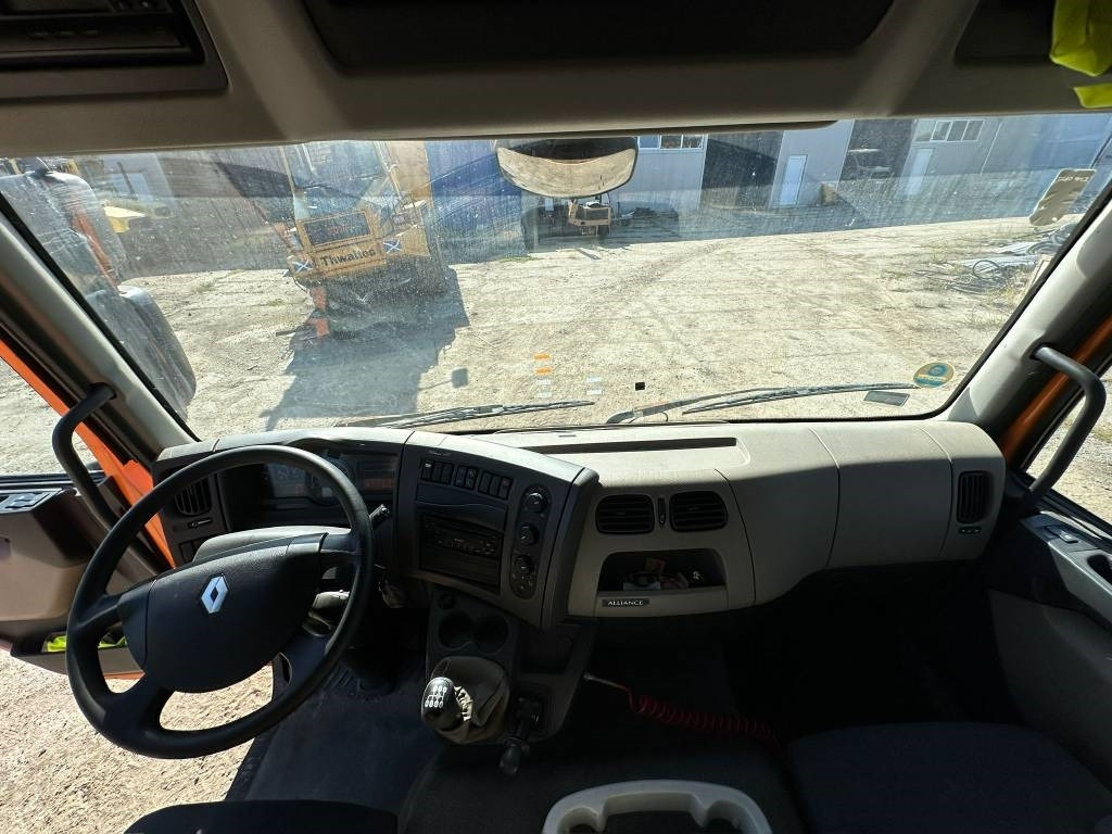 Renault Midlum 220 DCI - Camião furgão: foto 3 Renault Midlum 220 DCI - Camião furgão: foto 3