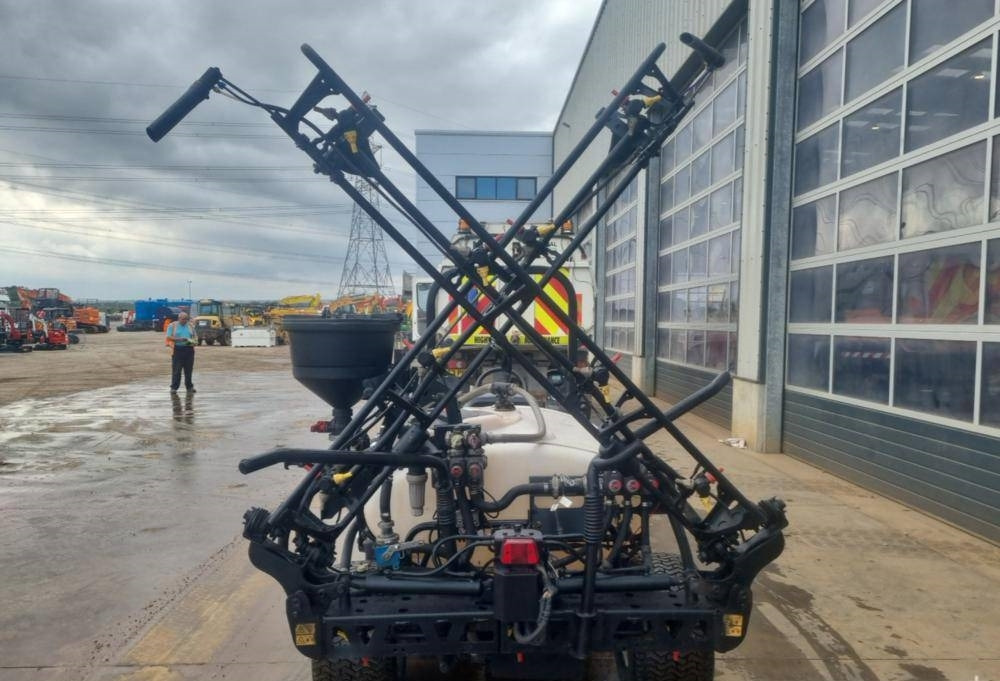 Toro Multi Pro 1750 - Pulverizador automotor: foto 4 Toro Multi Pro 1750 - Pulverizador automotor: foto 4