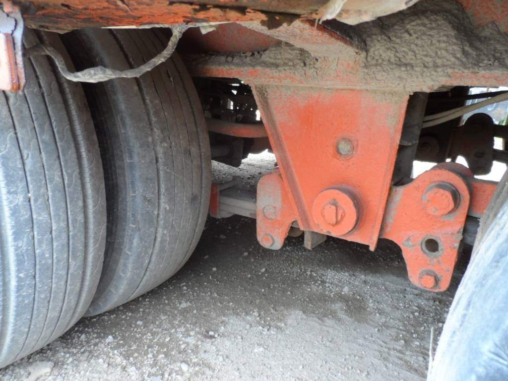 UMM RJ 40 - Semi-reboque baixa: foto 2 UMM RJ 40 - Semi-reboque baixa: foto 2