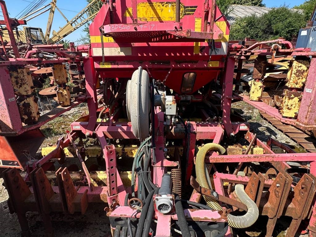 Vaderstad Rapid400F  - Semeadora combinada: foto 3 Vaderstad Rapid400F  - Semeadora combinada: foto 3