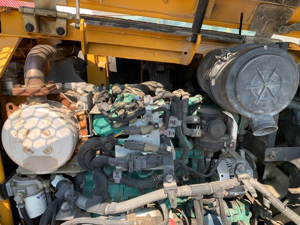 Mini escavadeira Volvo ECR 88 D: foto 8