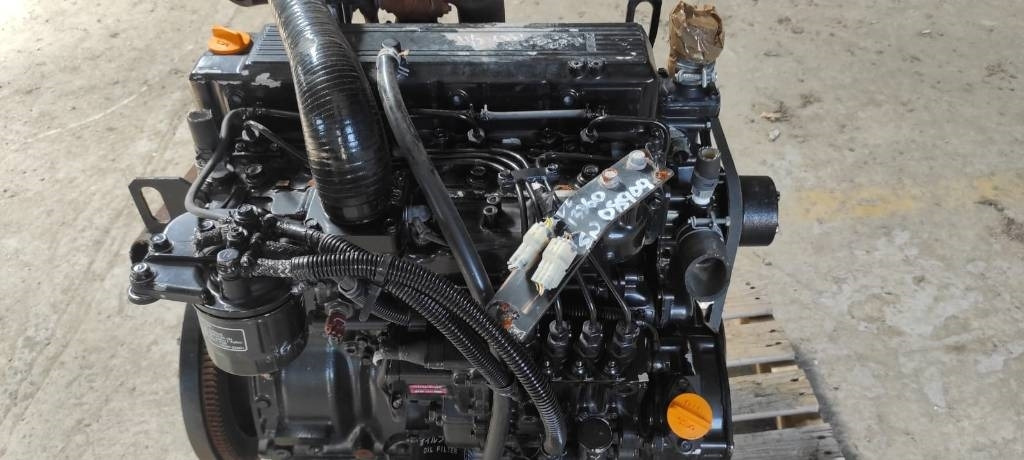 Yanmar 4TNE100 - Motor por Máquina agrícola: foto 3 Yanmar 4TNE100 - Motor por Máquina agrícola: foto 3