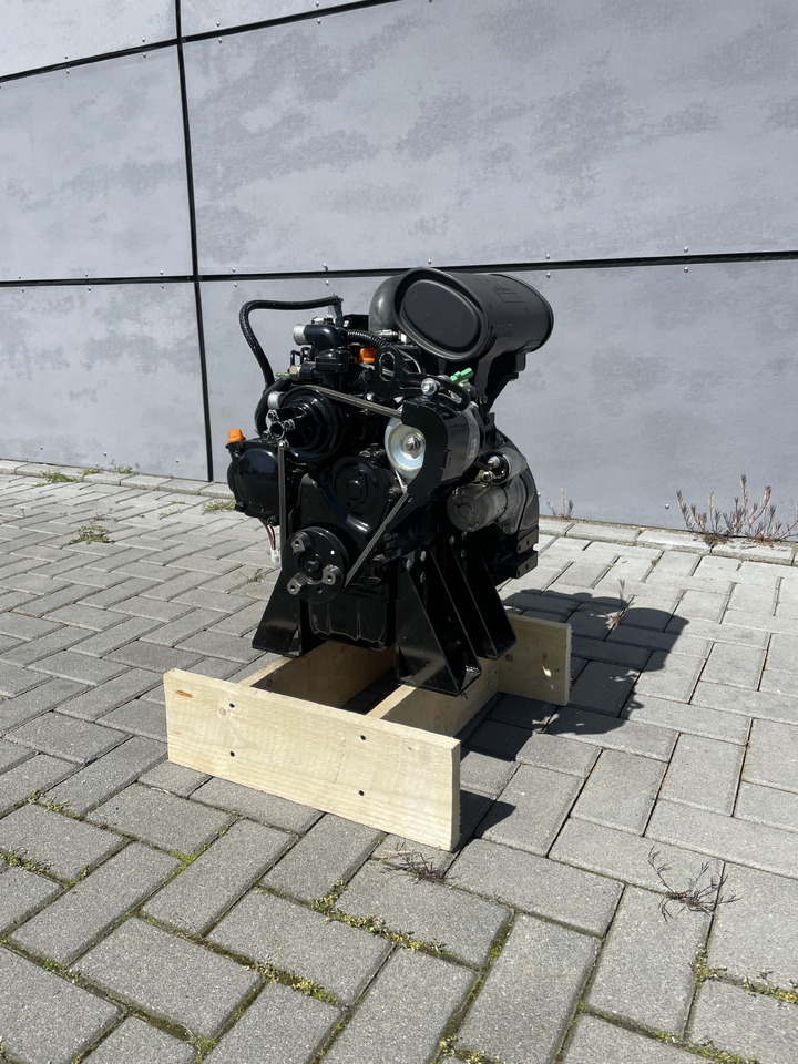 Yanmar 3TNM68 - Motor por Máquina de construção: foto 1 Yanmar 3TNM68 - Motor por Máquina de construção: foto 1
