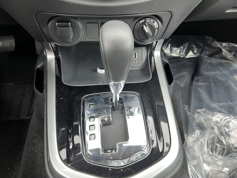 Pick-up, Carrinha cabine dupla novo Nissan Navara 4x4 2.5 D Double Cab - LE Plus - AUTOMATIC - FULL OPTIONS - EURO 2 - NEW!! - 3 UNITS: foto 14