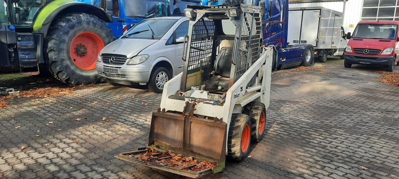 Bobcat 443 4x4 Radlader - Mini pá carregadora: foto 2 Bobcat 443 4x4 Radlader - Mini pá carregadora: foto 2