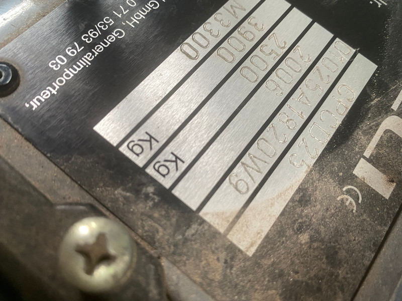 Hyundai D25 - Empilhadeira a diesel: foto 5 Hyundai D25 - Empilhadeira a diesel: foto 5