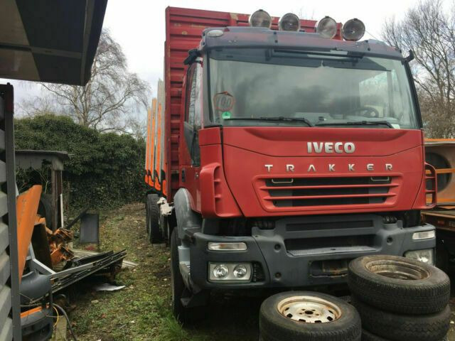 Iveco AD260T450PS 6x4 Blatt Blatt (E:5) - Camião de transporte de madeira, Camião grua: foto 4 Iveco AD260T450PS 6x4 Blatt Blatt (E:5) - Camião de transporte de madeira, Camião grua: foto 4