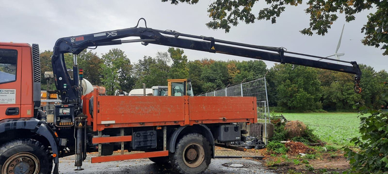Iveco ML110-220 4x4 mit Kran+Funk - Camião de caixa aberta/ Plataforma, Camião grua: foto 2 Iveco ML110-220 4x4 mit Kran+Funk - Camião de caixa aberta/ Plataforma, Camião grua: foto 2