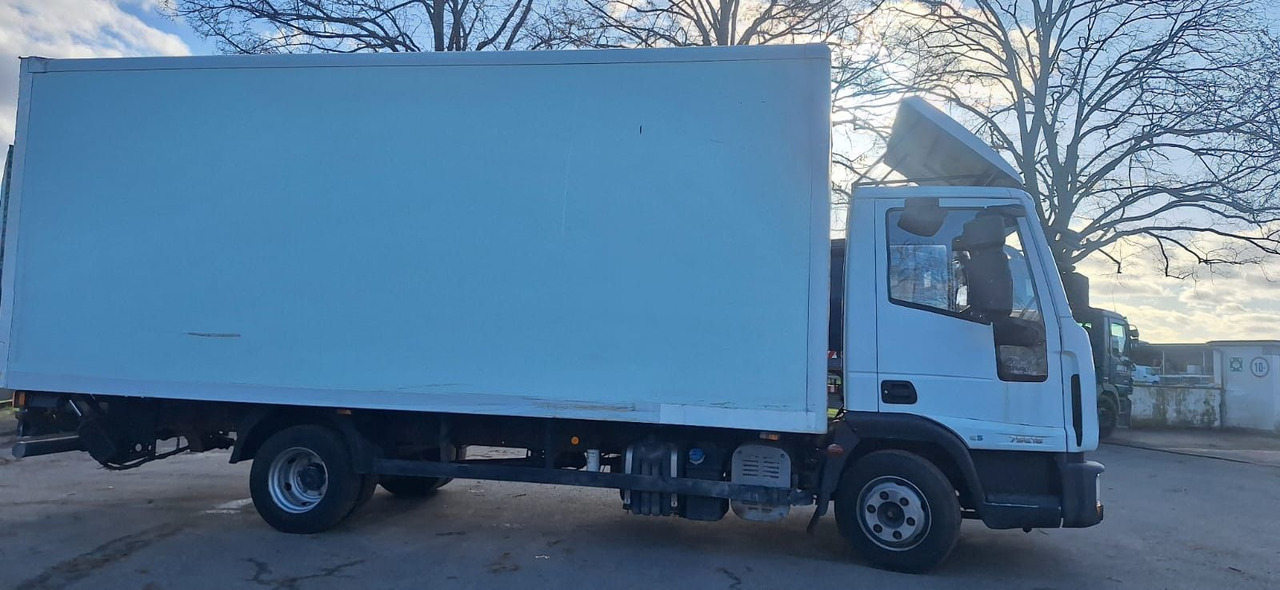 Iveco ML80E18 Koffer LBW - Carrinha de contentor: foto 4 Iveco ML80E18 Koffer LBW - Carrinha de contentor: foto 4