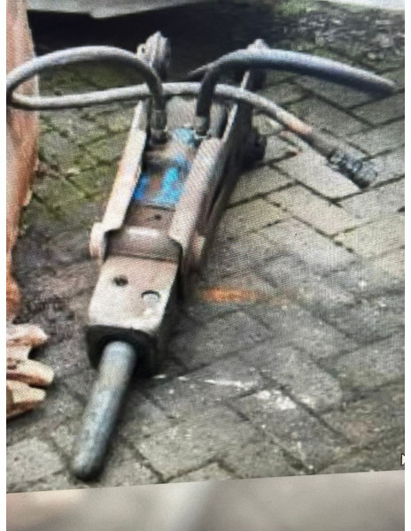 Kubota Stemmhammer - Martelo hidráulico por Máquina de construção: foto 1 Kubota Stemmhammer - Martelo hidráulico por Máquina de construção: foto 1