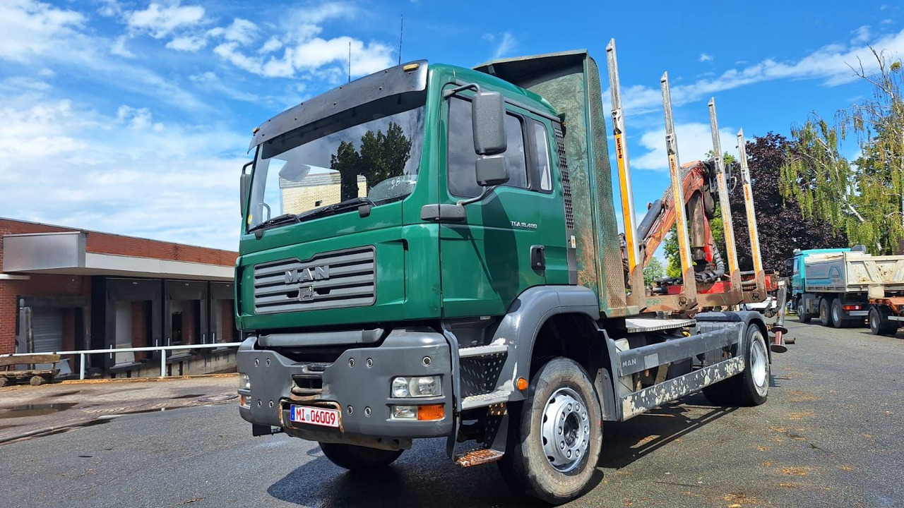 Camião de transporte de madeira, Camião grua MAN TGA 18.480 Holz LKW: foto 1