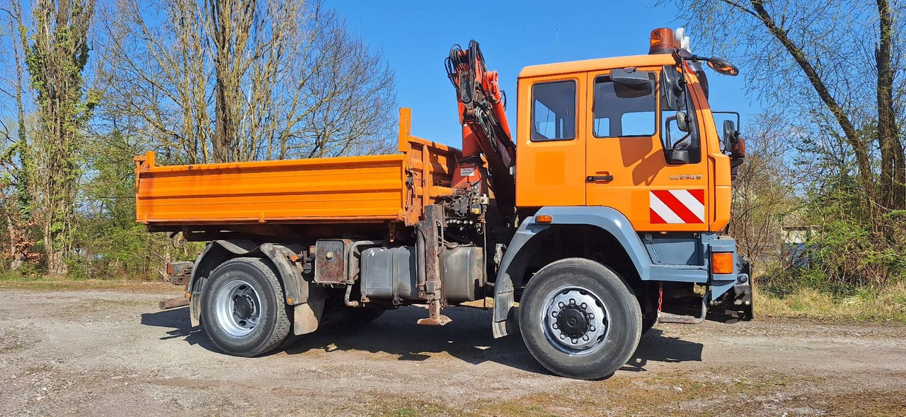 MAN TGM 18.240PS 4x4 3.S-Kipper mit Kran - Camião basculante, Camião grua: foto 5 MAN TGM 18.240PS 4x4 3.S-Kipper mit Kran - Camião basculante, Camião grua: foto 5