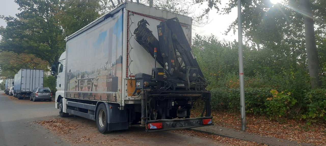 MAN TGX 18.360PS 4x2 G.Haus Kran+Funk - Camião de lona, Camião grua: foto 3 MAN TGX 18.360PS 4x2 G.Haus Kran+Funk - Camião de lona, Camião grua: foto 3