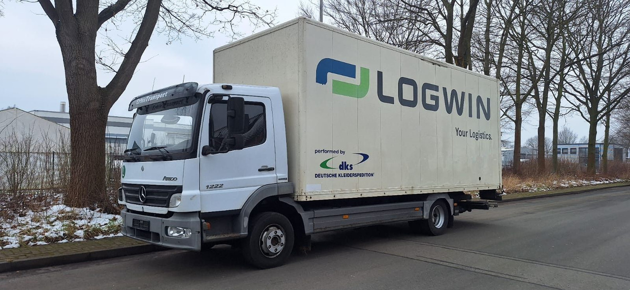Mercedes-Benz 1222 Atego Koffer mit LBW Klima - Camião furgão: foto 1 Mercedes-Benz 1222 Atego Koffer mit LBW Klima - Camião furgão: foto 1