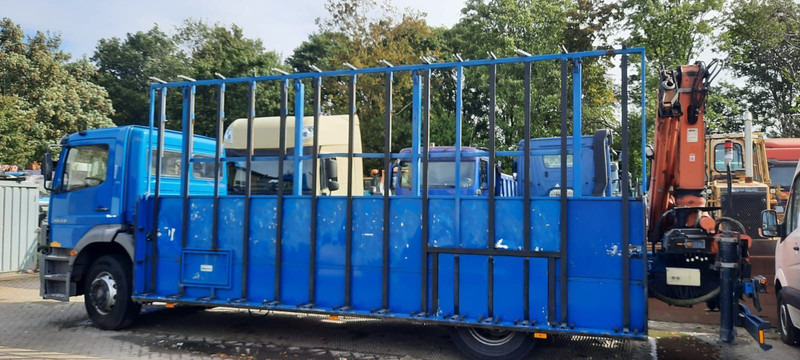 Mercedes-Benz 1828 Pritsche+Glastransport - Camião de caixa aberta/ Plataforma, Camião grua: foto 3 Mercedes-Benz 1828 Pritsche+Glastransport - Camião de caixa aberta/ Plataforma, Camião grua: foto 3