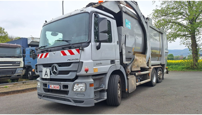 Mercedes-Benz 2532 Actros Überkopflader - Caminhão de lixo: foto 2 Mercedes-Benz 2532 Actros Überkopflader - Caminhão de lixo: foto 2