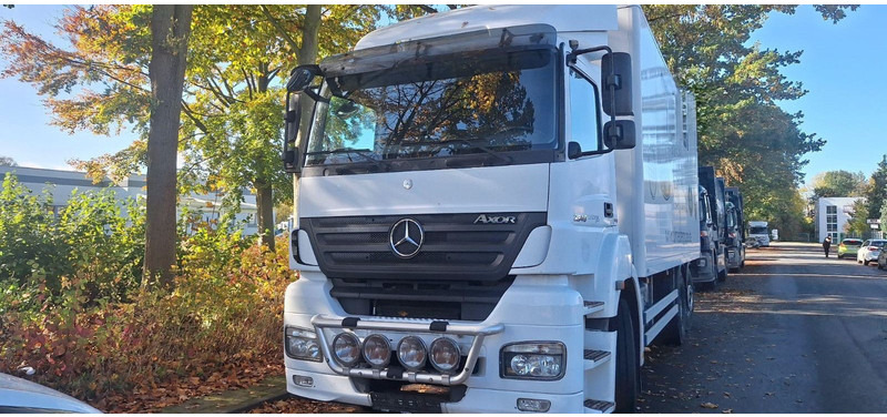 Mercedes-Benz 2540 Koffer mit LBW - Camião furgão: foto 1 Mercedes-Benz 2540 Koffer mit LBW - Camião furgão: foto 1