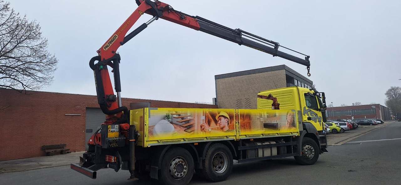 Mercedes-Benz 2636 Axor 3-Achser 6x2 mit Kran PK14002+Funk - Camião de caixa aberta/ Plataforma, Camião grua: foto 3 Mercedes-Benz 2636 Axor 3-Achser 6x2 mit Kran PK14002+Funk - Camião de caixa aberta/ Plataforma, Camião grua: foto 3