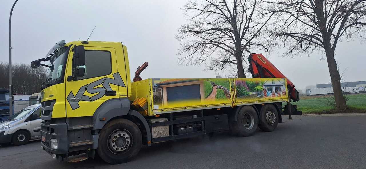 Mercedes-Benz 2636 Axor 3-Achser 6x2 mit Kran PK14002+Funk - Camião de caixa aberta/ Plataforma, Camião grua: foto 2 Mercedes-Benz 2636 Axor 3-Achser 6x2 mit Kran PK14002+Funk - Camião de caixa aberta/ Plataforma, Camião grua: foto 2