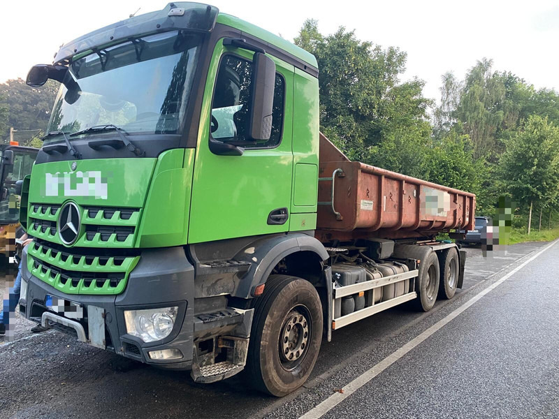 Mercedes-Benz 2643 Arocs 6X4Abroller Multilift mit Funk - Camião polibenne: foto 2 Mercedes-Benz 2643 Arocs 6X4Abroller Multilift mit Funk - Camião polibenne: foto 2