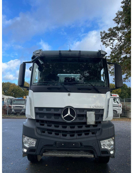 Mercedes-Benz 2648 3348 - Camião basculante: foto 4 Mercedes-Benz 2648 3348 - Camião basculante: foto 4