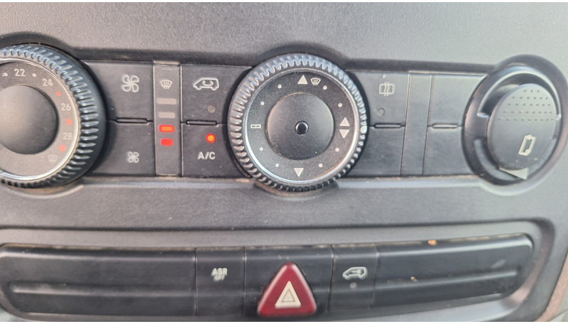 Leasing de Mercedes-Benz 319 Doka Mercedes-Benz 319 Doka: foto 13 Leasing de Mercedes-Benz 319 Doka Mercedes-Benz 319 Doka: foto 13